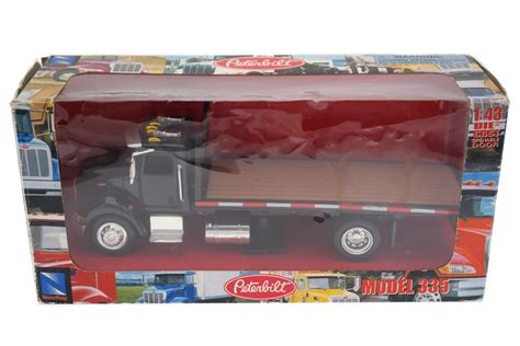 Peterbilt 335 Flatbed - Diecast Ukraine