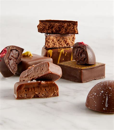 Harrods 16-Piece Classic Chocolate Collection (130g) | Harrods TW