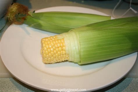 Husking Sweet Corn in the Microwave - Does it Work? - GettyStewart.com