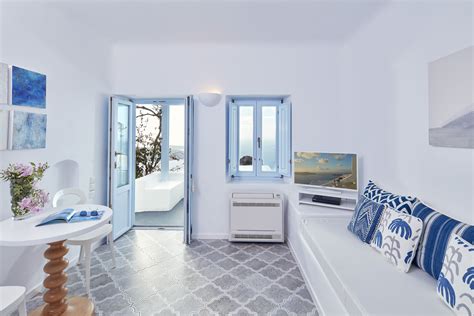 Greek Island Decor Ideas: Grey & Blue Patterns Combined with Vintage ...