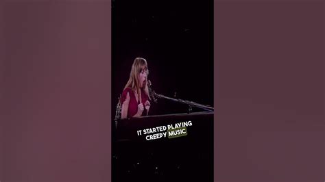 Taylor Swift's Piano Glitch 😳 - YouTube