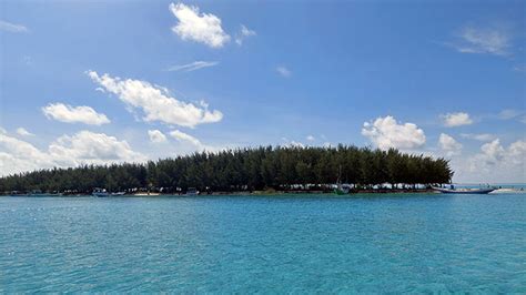 Pulau Bawean: Lokasi, Daya Tarik & Harga Tiket Masuk 2024