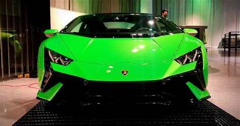 2023 Lamborghini Huracan: Prices, Specs, And Features