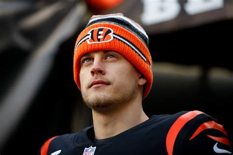 NFL World Reacts To Monday's Joe Burrow Announcement - The Spun