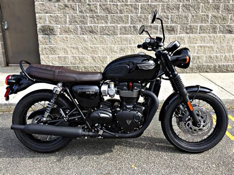 Review of Triumph Bonneville T120 Black 2018: pictures, live photos ...