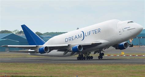 The 787 Flies on the Wings of the Dreamlifter