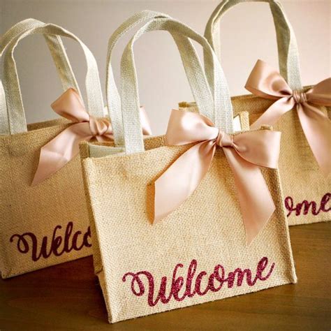 20 Welcome Gifts for Hotel Guests - Unique Gifter