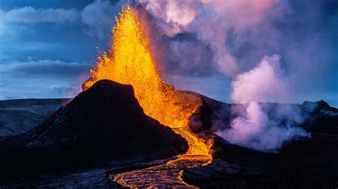 Why the Mount Nyiragongo Volcano Erupted Without Warning