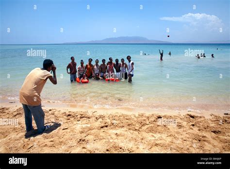 Relaxen am Strand, Massawa, Eritrea Stockfoto, Bild: 19771102 - Alamy