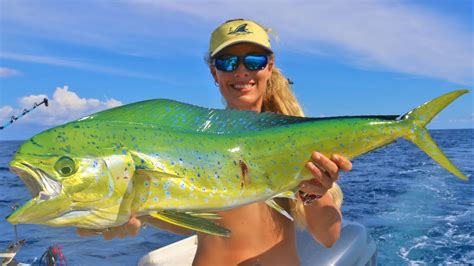 Catching the MOST BEAUTIFUL Fish in the Deep Sea! - Darcizzle Offshore