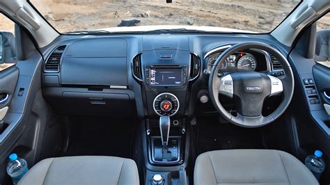 Isuzu MU-X 2017 4x4 Interior Car Photos - Overdrive