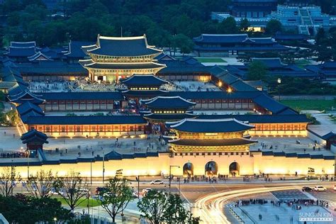 Gyeongbok Palace at night | Cidade, Natureza, Palácio