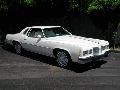 1977 Pontiac Grand Prix Base | Hagerty Valuation Tools