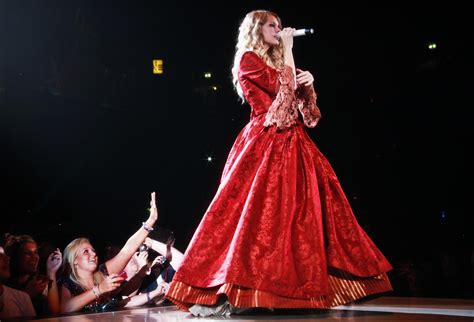 Fearless Tour 2009 Promotional Photos - Taylor Swift Photo (22397294 ...