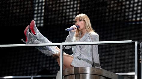 Taylor Swift Kicks Off "The Eras Tour" with Massive 44-Song, Three-Hour ...