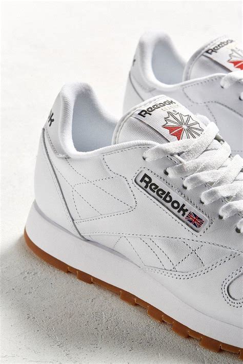 Reebok Classic Leather Gum Sole Sneaker in White for Men - Lyst