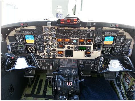 Beech 1900D – Maxcraft Avionics