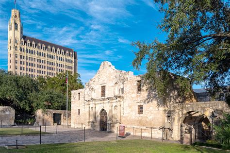 The Alamo in San Antonio - A Historic Texan Landmark – Go Guides