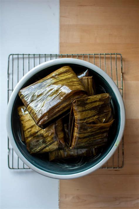 Tamales Oaxaqueños {Banana Leaf Tamales Recipe} - ¡HOLA! JALAPEÑO