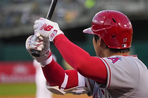 What Pros Wear: Shohei Ohtani's New Balance Batting Gloves - What Pros Wear