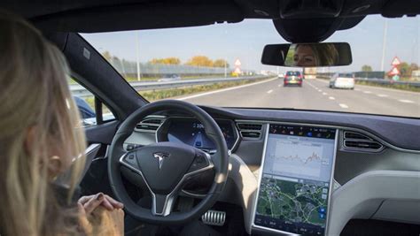 Tesla Fully Autonomous Cars | Tesla Update Will Allow Car to Park itself!