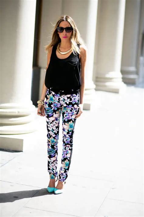 17 Amazing Outfit Ideas with Floral Pants - Style Motivation