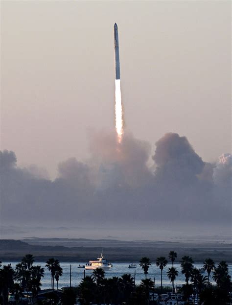 SpaceX launches Starship rocket in explosive 2nd test flight - ABC News