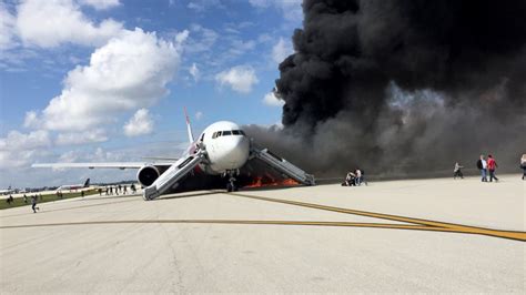 Over 20 Hurt When Plane Catches Fire at Fort Lauderdale Airport - ABC News