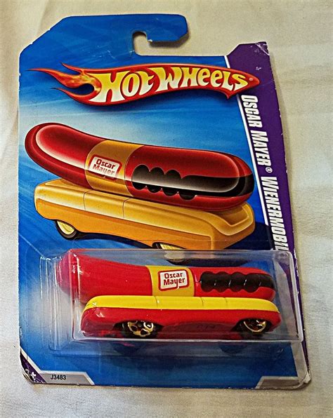 Amazon.com: Hot Wheels Oscar Mayer Wienermobile and Whistle Pack: Toys ...