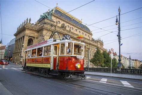 Praga: Biglietto per il tram storico Hop-on Hop-Off per la linea 42 ...