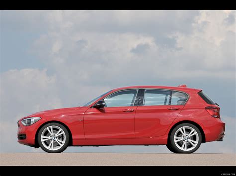 BMW 1-Series Sport Line (2012) - Side | Caricos