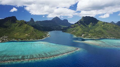 Moorea Island Travel Guide and Vacation Packages | Tahiti.com