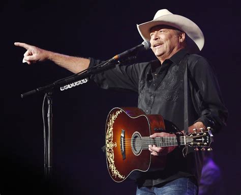 REVIEW: Alan Jackson turns back clock, keeps it country at Tyson ...