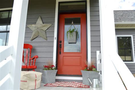 Sprucing up the front porch for spring - NewlyWoodwards