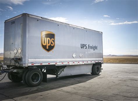 Ups Feeder Truck