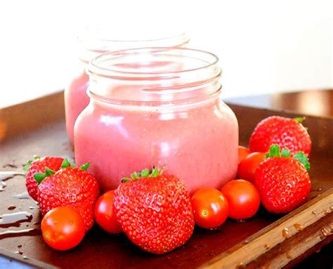 Smoothies For Beautiful Skin- Tomato Berry Smoothie