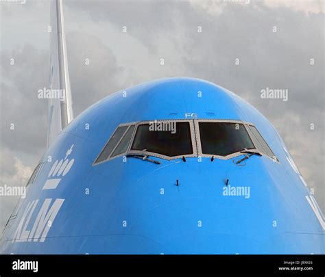 Boeing 747 jumbo KLM airplane cockpit Stock Photo - Alamy