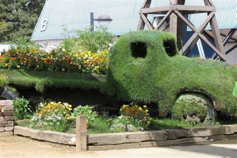 What’s a yard without some interesting and funny landscape architecture ...