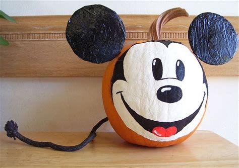 DIY Painted Pumpkins for Halloween | Mickey mouse pumpkin, Mickey ...