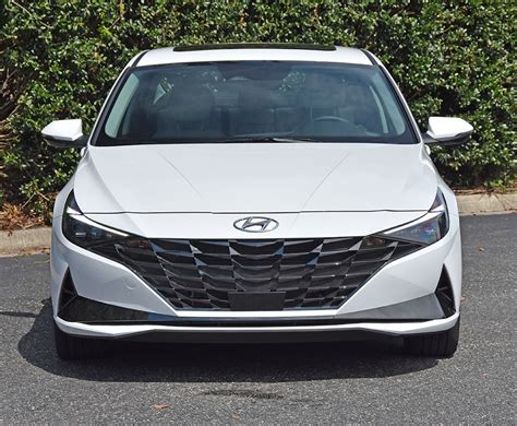 2023 Hyundai Elantra Hybrid Limited Review & Test Drive