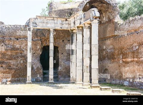 hall of Doric pillars Stock Photo - Alamy