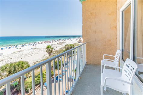 5 Best Pensacola Beach Hotels with Balconies + Reviews