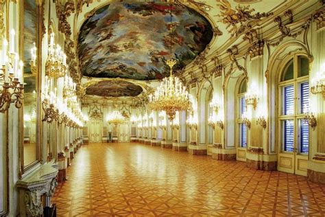 Schonbrunn palace interior photos