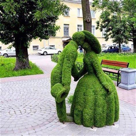 36 Random Memes And Pictures Of The Day | Topiary garden, Topiary ...