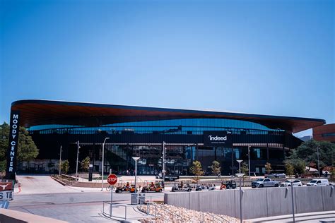 Longhorns Unveil Texas-Sized Basketball Arena