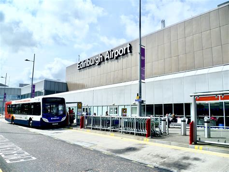 How To Travel From Edinburgh Airport To The City — Our Departure Board