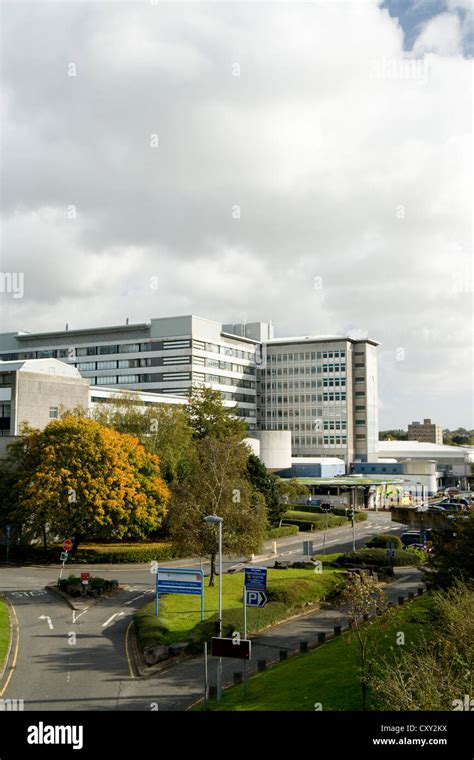 University hospital of wales hi-res stock photography and images - Alamy