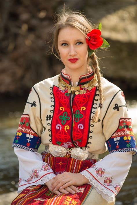 Bulgaria — Traditional Clothing | Folk fashion, Folk clothing ...