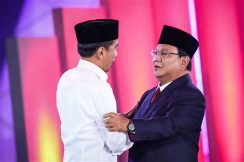 Prabowo at Presidential Debate: Jokowi too Focused on Infrastructure ...