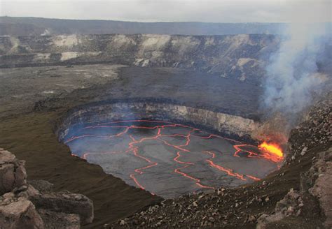 Hawaii. Il vulcano Kilauea continua ad eruttare, è allerta rossa « 3B Meteo